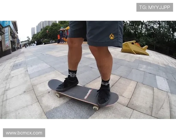 北京滑板队包夹现象解析与滑板文化的兴起探讨