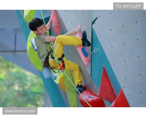 深圳攀岩队在世界街舞大赛中的逆袭之旅展现青春活力与拼搏精神