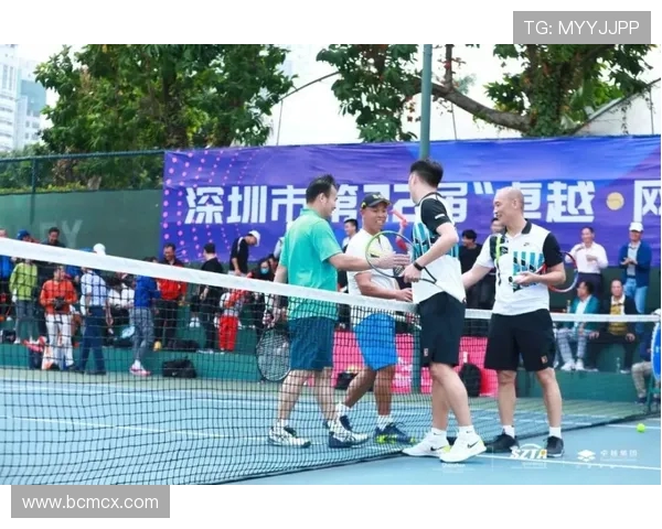 深圳飞盘队在攀岩联赛中的团队协作表现分析与点评