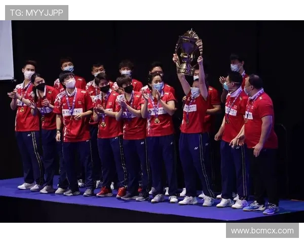 西安羽毛球队与重庆羽毛球队赛后复盘团队协作的成功与不足分析