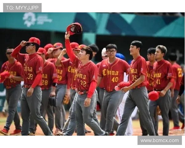 重庆排球队在亚运会上的灵活性表现引发热议展现出强大竞争力与团队协作精神