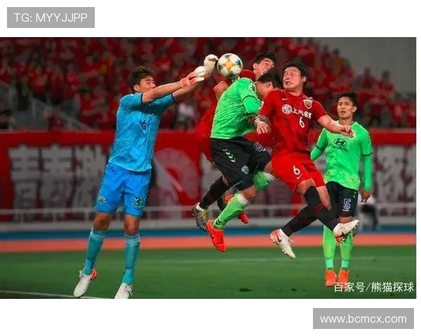 全北现代与上海上港对决分析战术布局与球员表现探讨