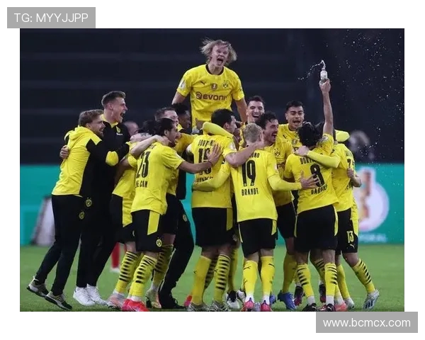 宏远与新疆总决赛巅峰对决谁将捧起冠军奖杯的荣耀之战 宏远与新疆总决赛巅峰对决谁将捧起冠军奖杯的荣耀之战