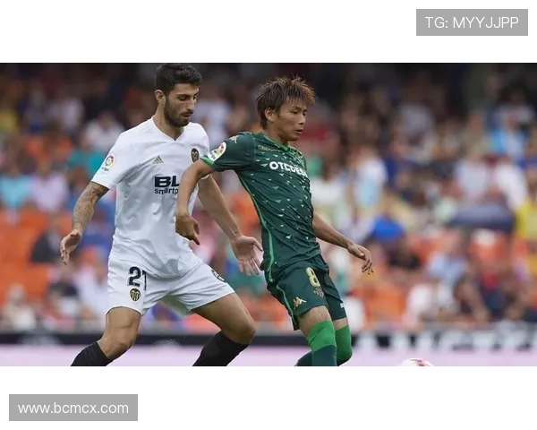 尤文图斯与瓦伦西亚精彩对决回放分析与赛后点评