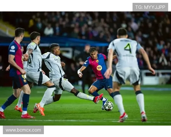 巴萨与皇马巅峰对决直播全程回顾精彩瞬间与战术解析 巴萨与皇马巅峰对决直播全程回顾精彩瞬间与战术解析